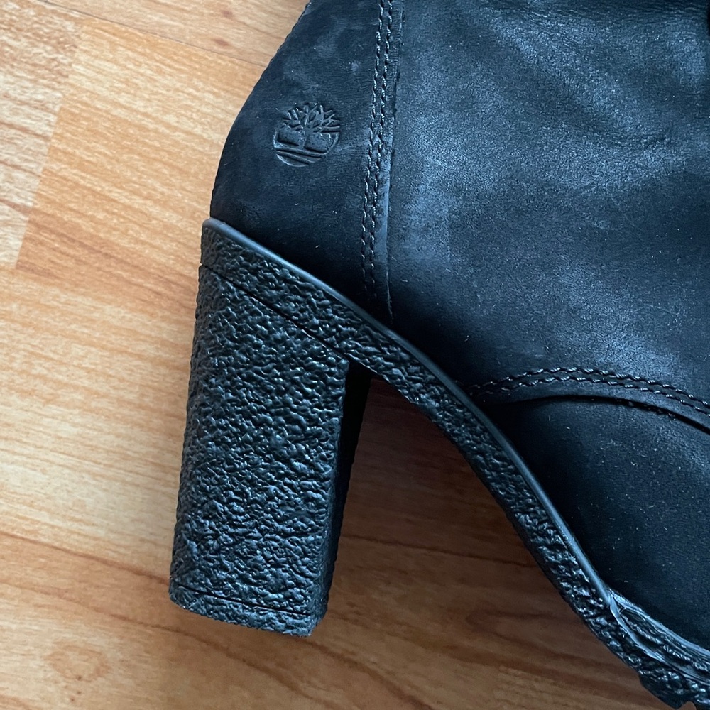 Timberland Heeled Lace-Up Nubuck Boots - Picture 3 of 9
